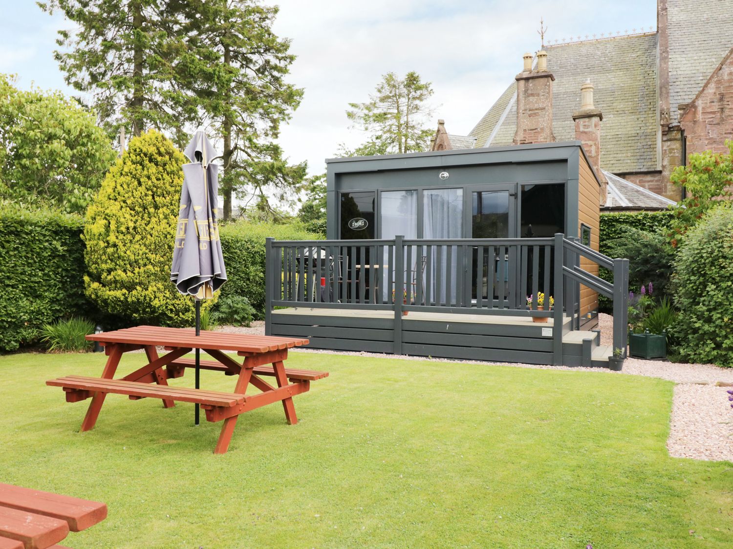 Cabin at the Tavern Blairgowrie, Perth and Kinross Self Catering