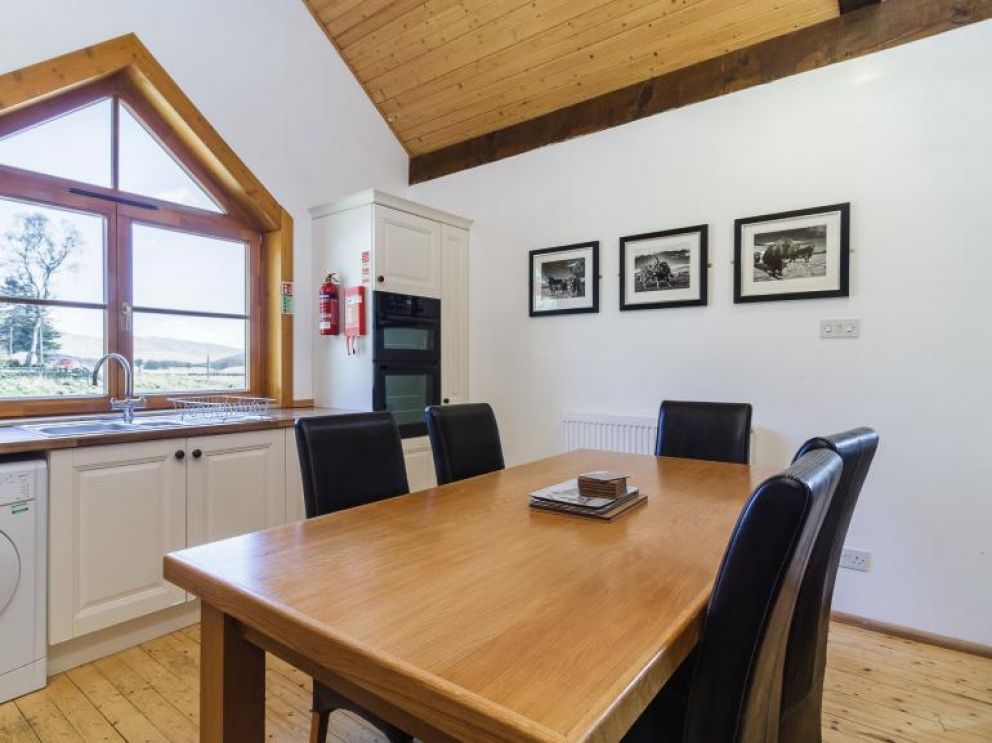 Glen Clova Valley Lodge, Nr Kirriemuir - pet friendly lodges for rent with hot tub and sauna