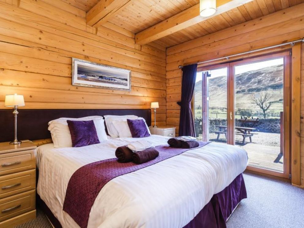 Glen Clova Valley Lodge, Nr Kirriemuir - pet friendly lodges for rent with hot tub and sauna