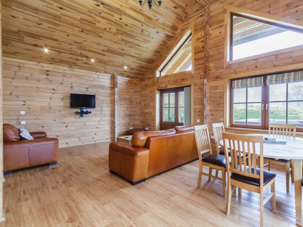 Glen Clova Valley Lodge, Nr Kirriemuir - pet friendly lodges for rent with hot tub and sauna