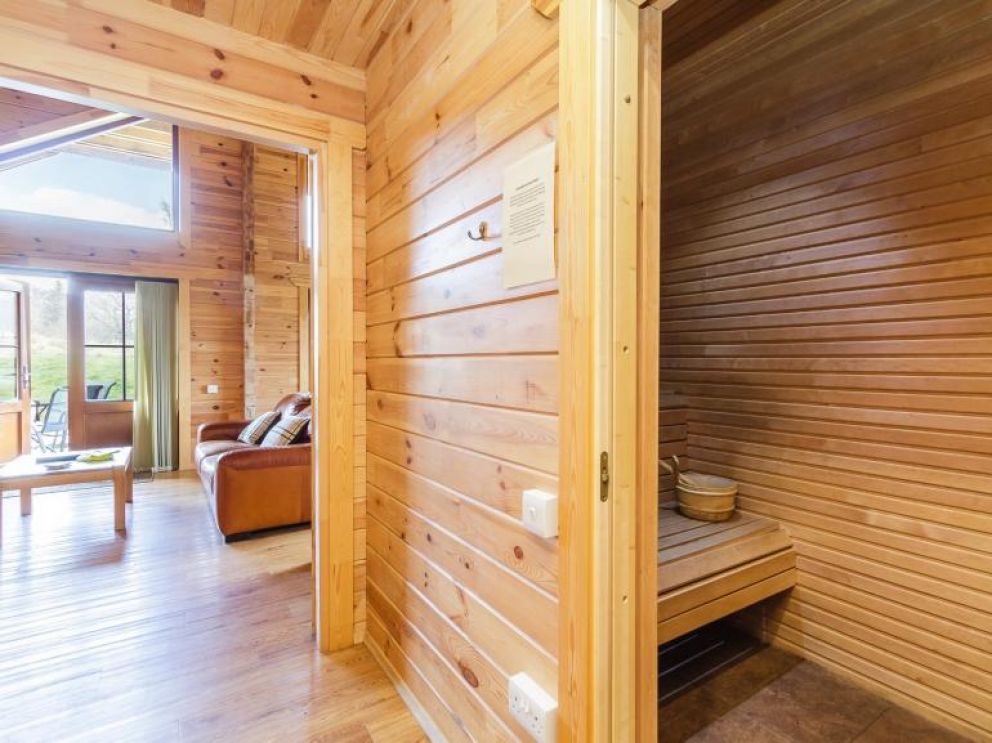 Glen Clova Valley Lodge, Nr Kirriemuir - pet friendly lodges for rent with hot tub and sauna