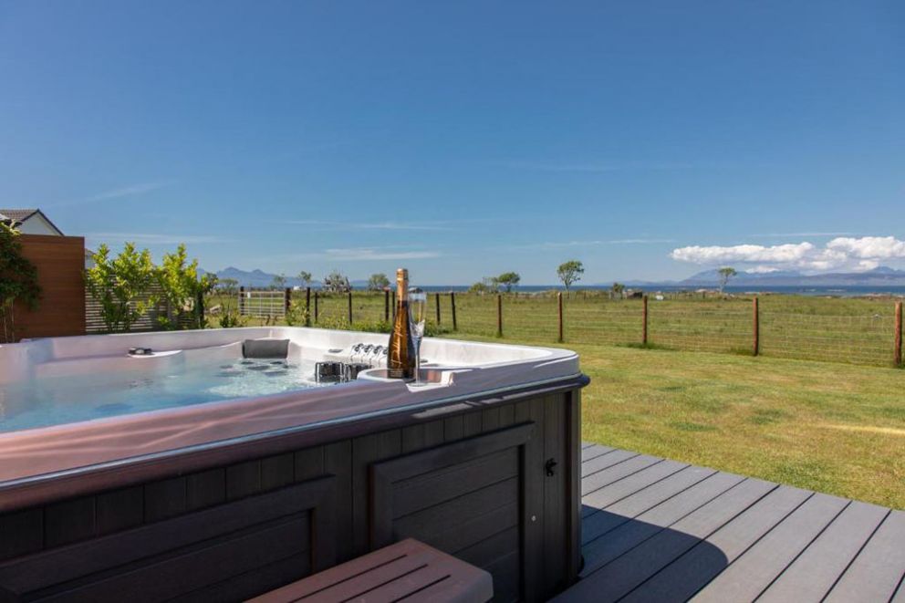 Luxury hot tub lodge by the sea in Scotland