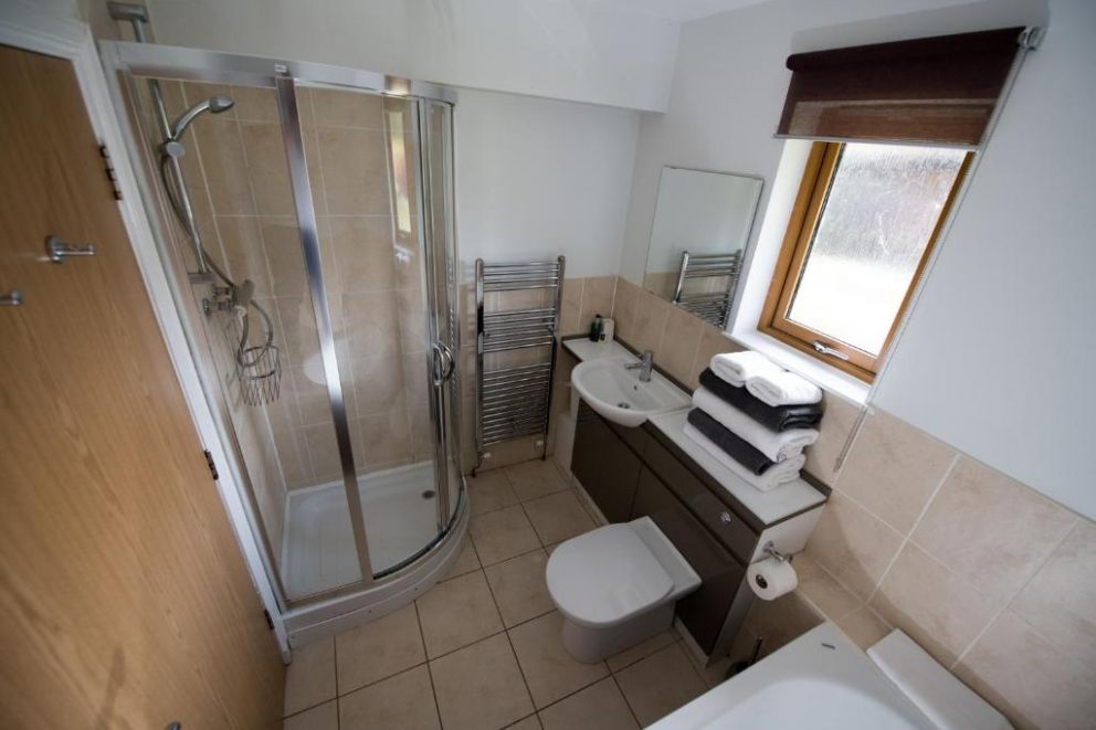 Loch Lomond Waterfront Luxury Lodges in Balmaha - for rent with hot tubs and lake & mountain views