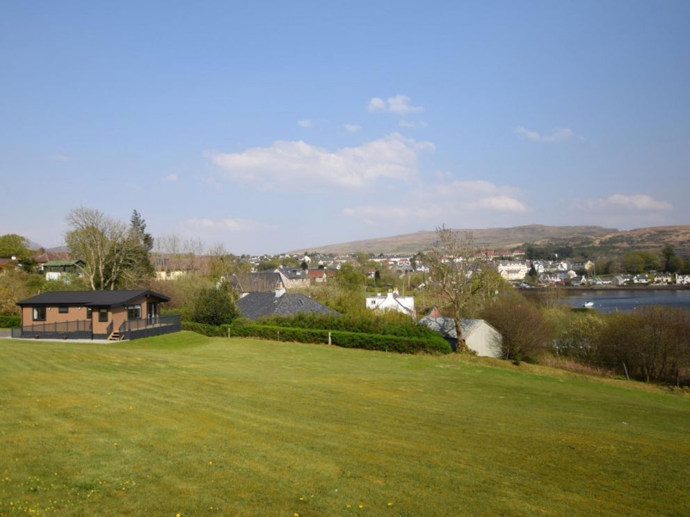 Lodge on Loch Portree, Isle of Skye - for rent with beautiful views and fishing