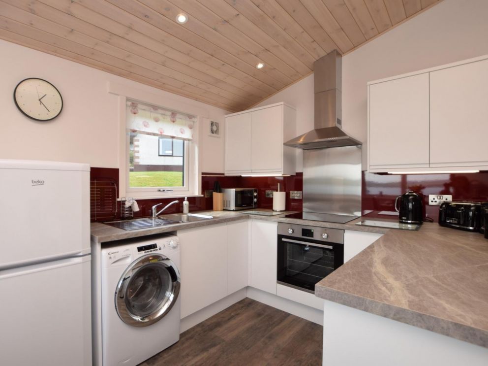 Lodge on Loch Portree, Isle of Skye - for rent with beautiful views and fishing