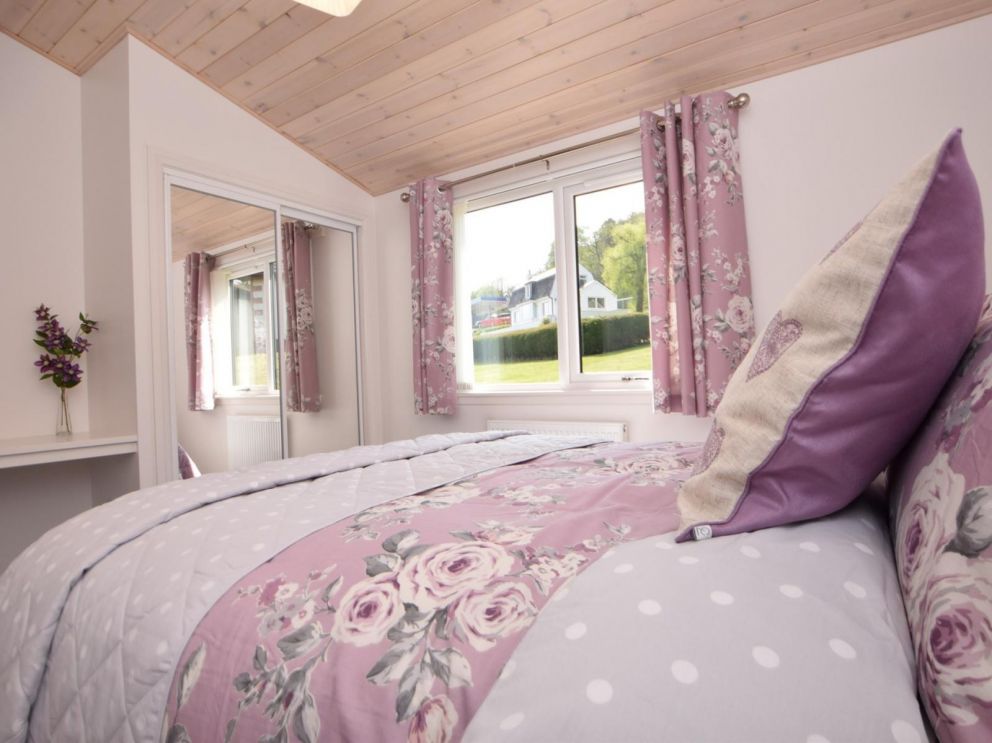 Lodge on Loch Portree, Isle of Skye - for rent with beautiful views and fishing