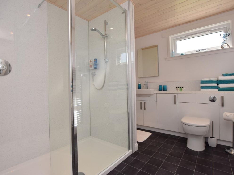 Lodge on Loch Portree, Isle of Skye - for rent with beautiful views and fishing