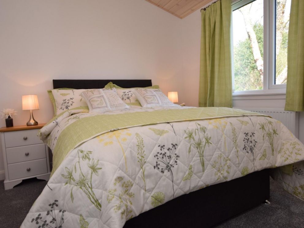 Lodge on Loch Portree, Isle of Skye - for rent with beautiful views and fishing