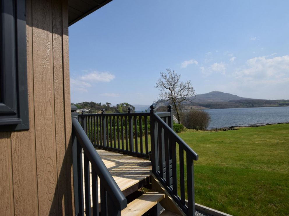 Lodge on Loch Portree, Isle of Skye - for rent with beautiful views and fishing
