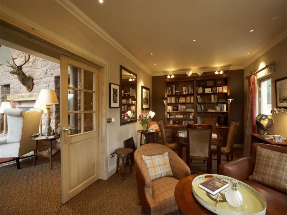 Lodge on River Ness in Inverness - large woodland lodge for rent with onsite fishing