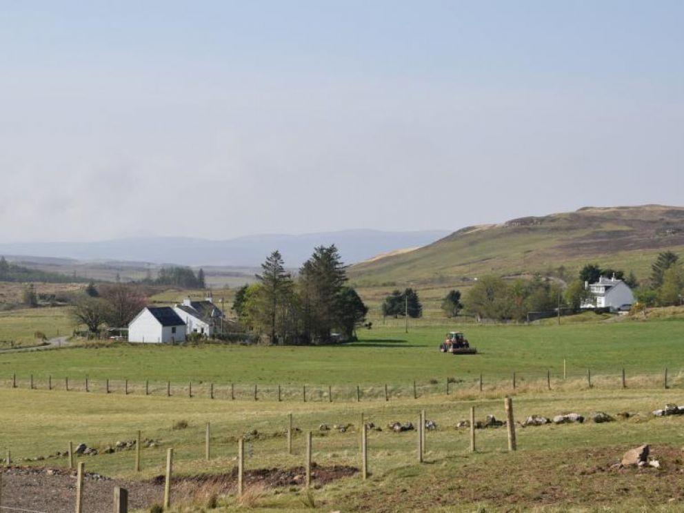 Luxury Lodge, Isle of Skye - for rent with spectacular valley and mountain views