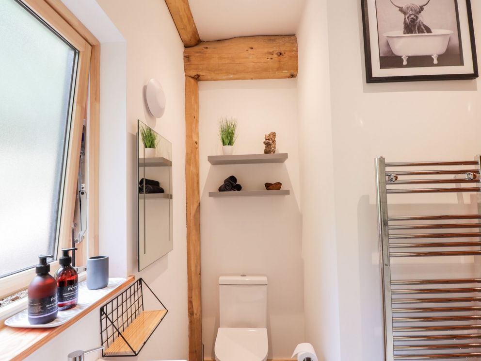 Pine Marten Lodge, Highlands - woodland retreat with hot tub