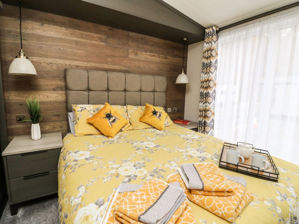 Red Kite Lodge in St Fillans, Scotland - pet friendly accommodation for rent with hot tub