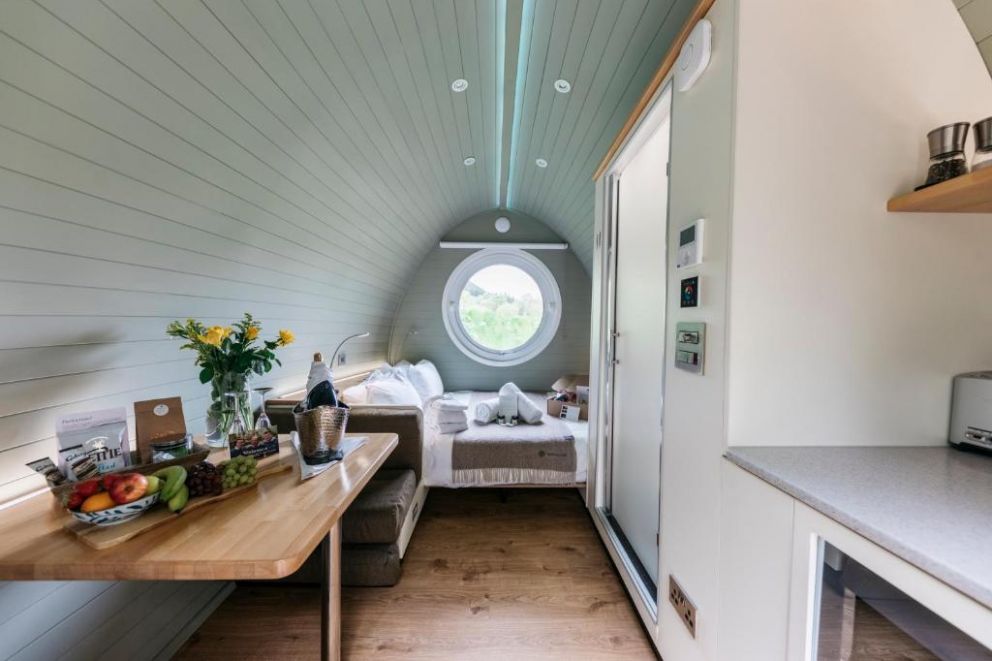 RiverBeds - Luxury Wee Lodges with Hot Tubs - for rent with private hot tub and clubhouse cafe, golf course and activity centre