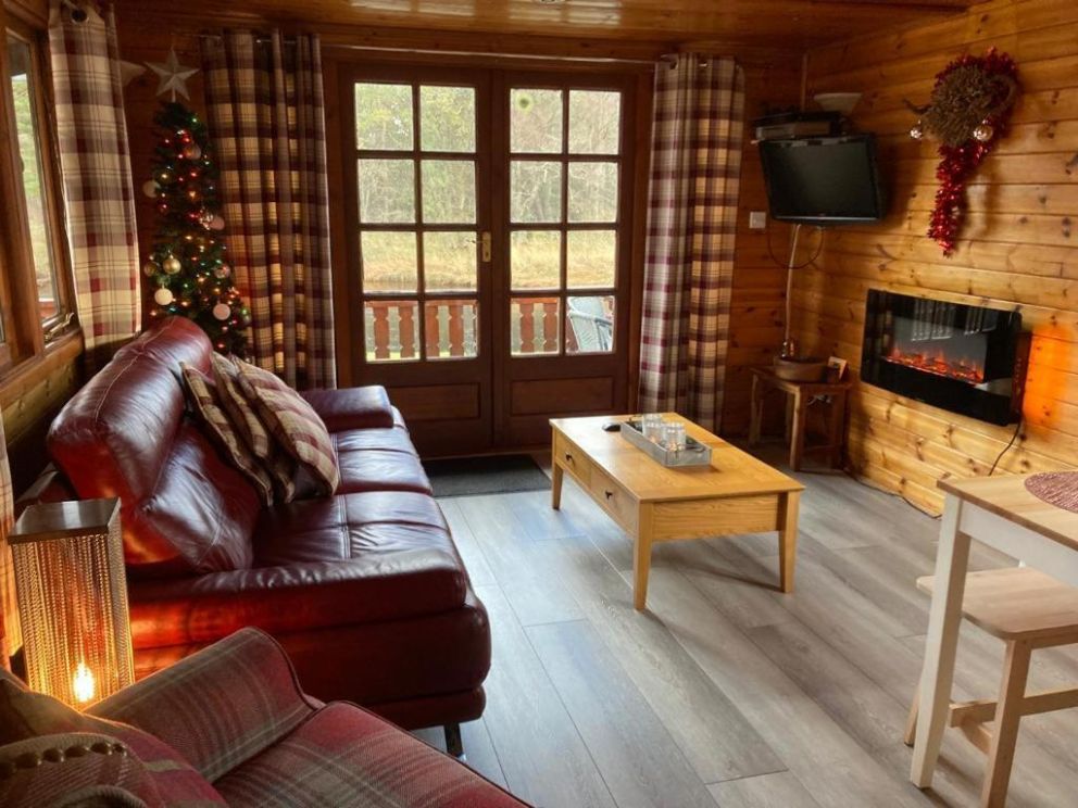 Riverside Lodge Retreat, Aviemore, Highlands -  holiday lodge sleeping 6 located on the banks of River Spey in Scotland