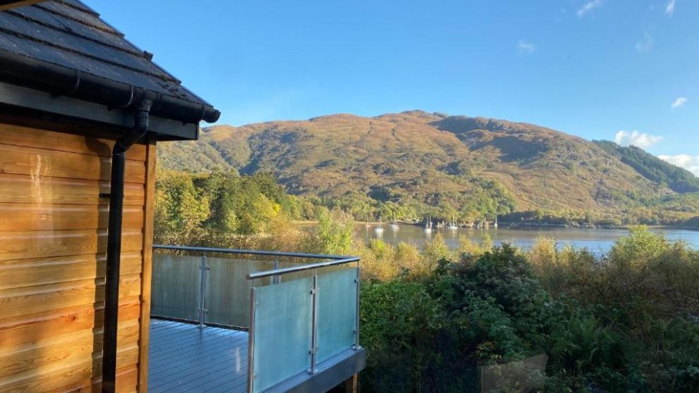 The Heronry Hideaway with luxury hot tub, Ballachulish, Argyll, Highlands - holiday lodge with hot tub and wood burner