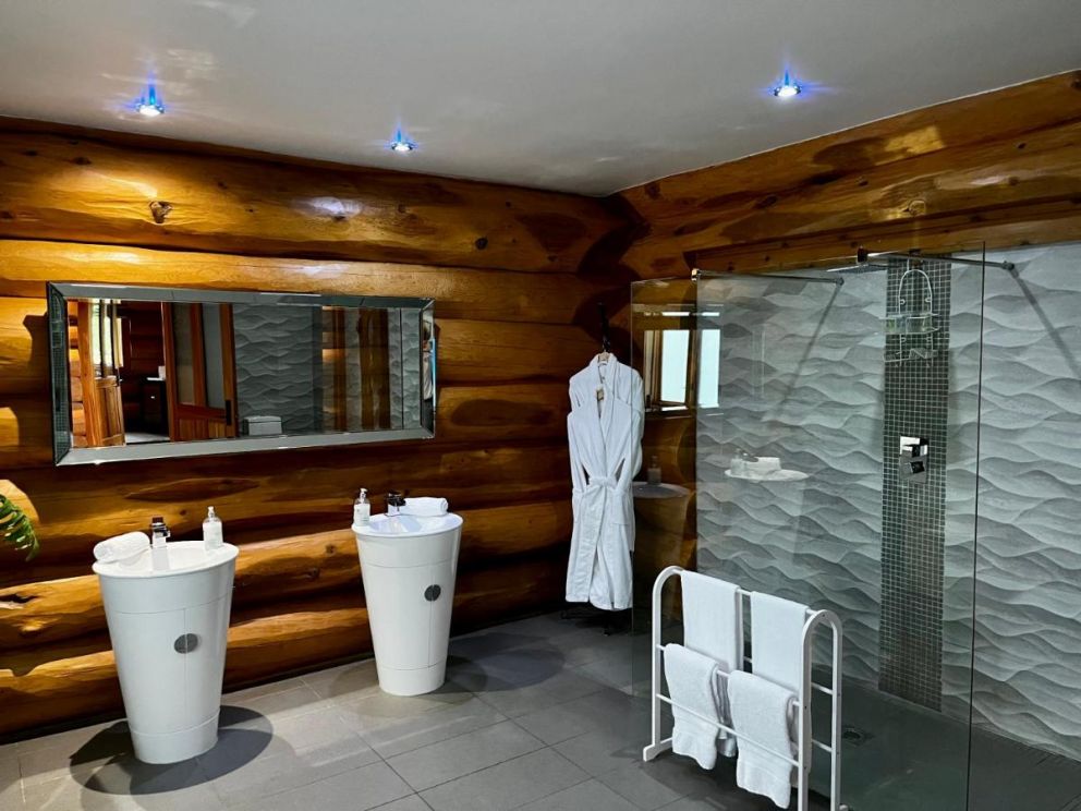 The Lodges @TheVu, Bathgate, Scotland - for rent, romantic break, with BBQ facilities