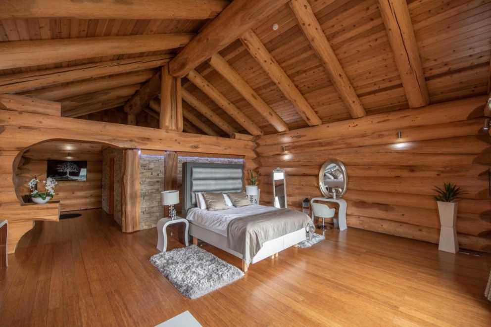 The Lodges @TheVu, Bathgate, Scotland - for rent, romantic break, with BBQ facilities