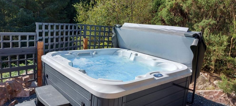Woodland Retreat Hot Tub Cabin Scotland