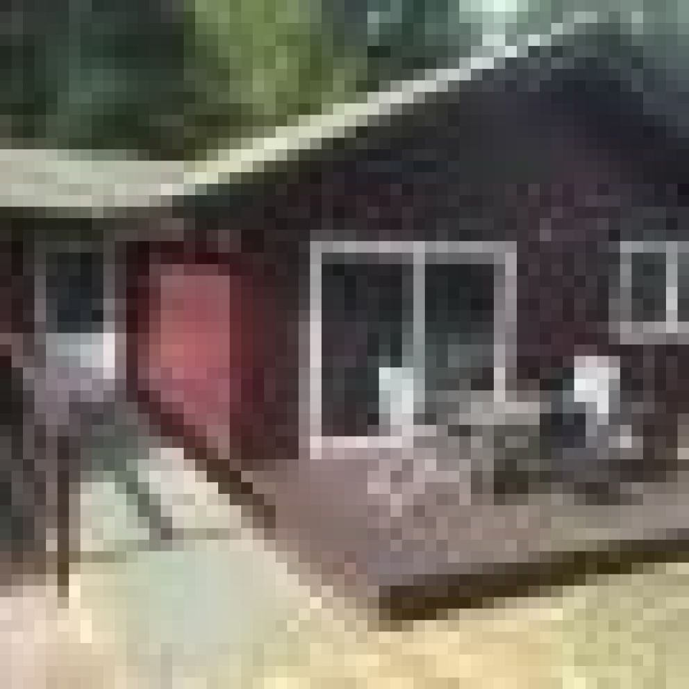 Woodburn Lodge, 19 woodburn Cairnyard Lodges , Beeswing, Dumfries - wheelchair accessible, with hot tub, WiFi and barbecue