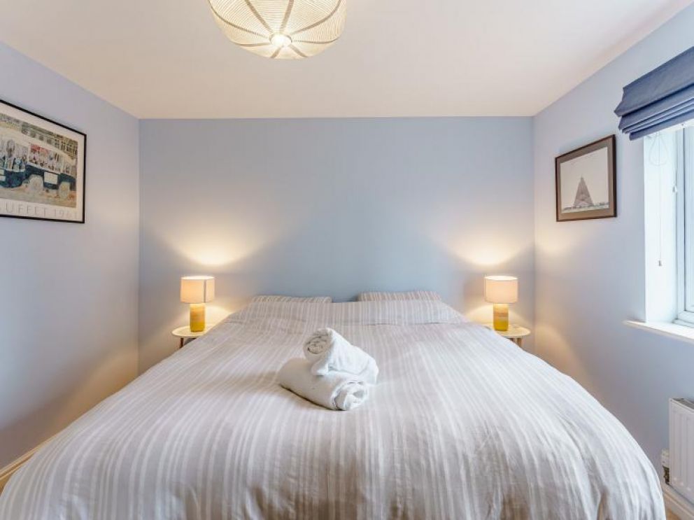 5 Dogs Welcome Beach Lodge in Camber - for rent dog friendly, close to the beach