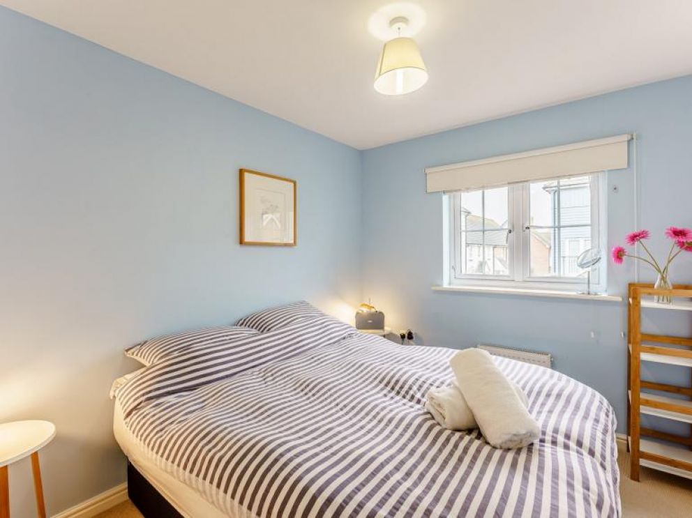 5 Dogs Welcome Beach Lodge in Camber - for rent dog friendly, close to the beach