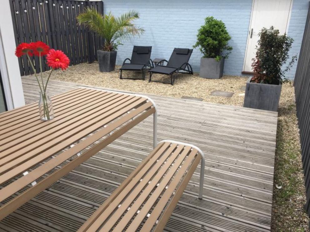 5 Dogs Welcome Beach Lodge in Camber - for rent dog friendly, close to the beach