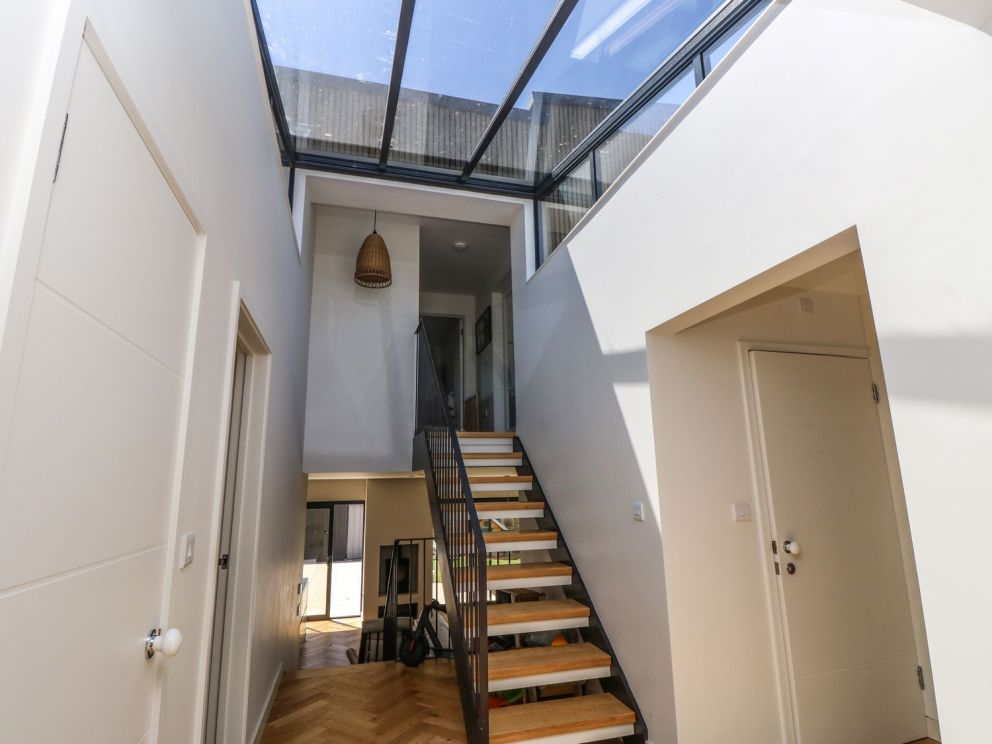 Aquanaut in Gurnard - for rent with hot tub, close to the sea