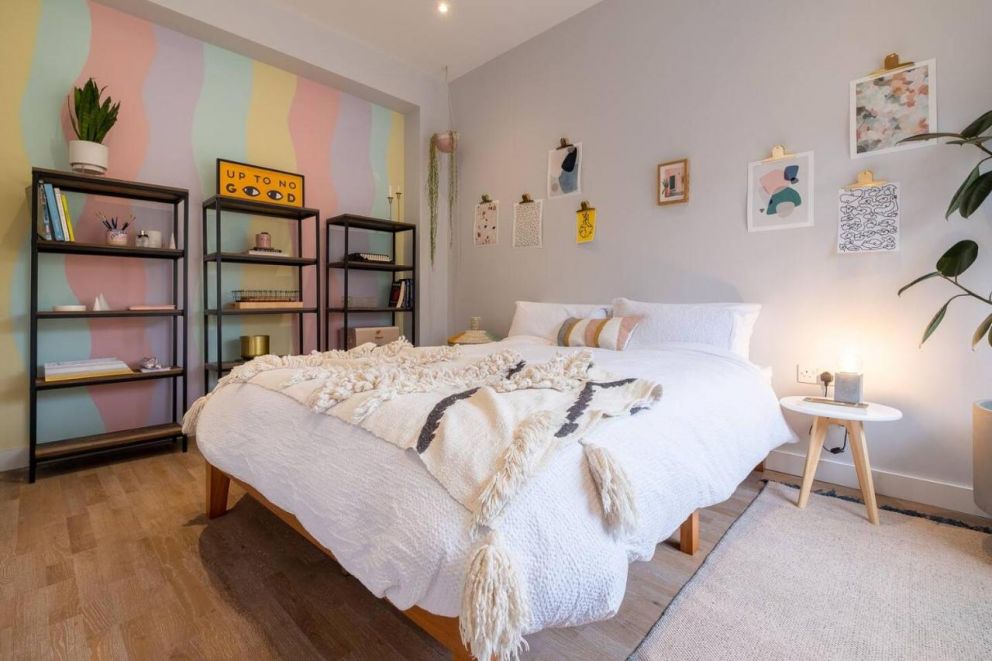 Beach house with hot tub parking and cinema room for 10 guests, in Camber, East Sussex