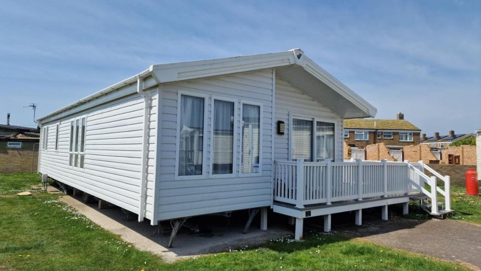 Beach Lodge at Camber Sands Holiday Park, Camber, East Sussex - lodge for rent close to the beach