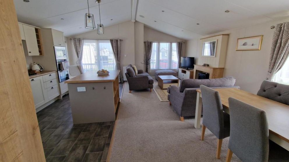 Beach Lodge at Camber Sands Holiday Park, Camber, East Sussex - lodge for rent close to the beach