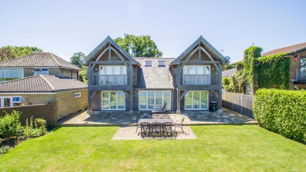Beach Side, Bembridge, Isle of Wight - holiday home with beach on the doorstep 