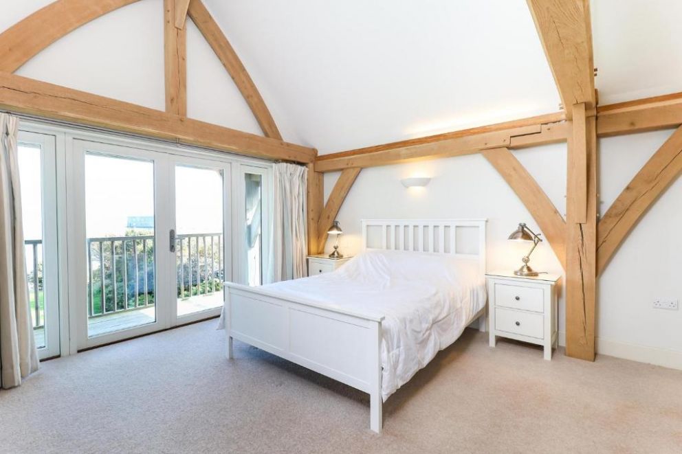 Beach Side, Bembridge, Isle of Wight - holiday home with beach on the doorstep 