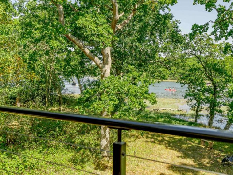 Riverside Lodge on Stilts in the New Forest 