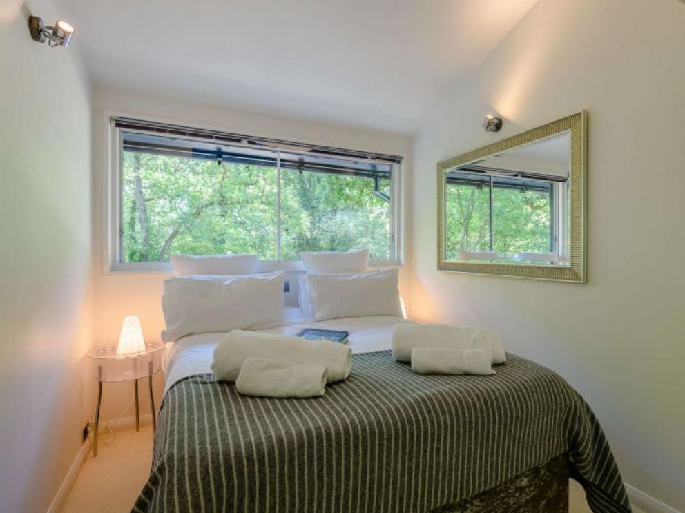 Riverside Lodge on Stilts in the New Forest 