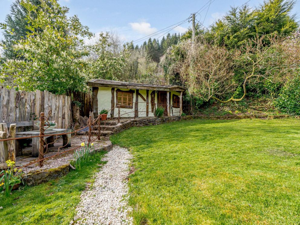 Brookbank Folly Gloucestershire, romantic retreat