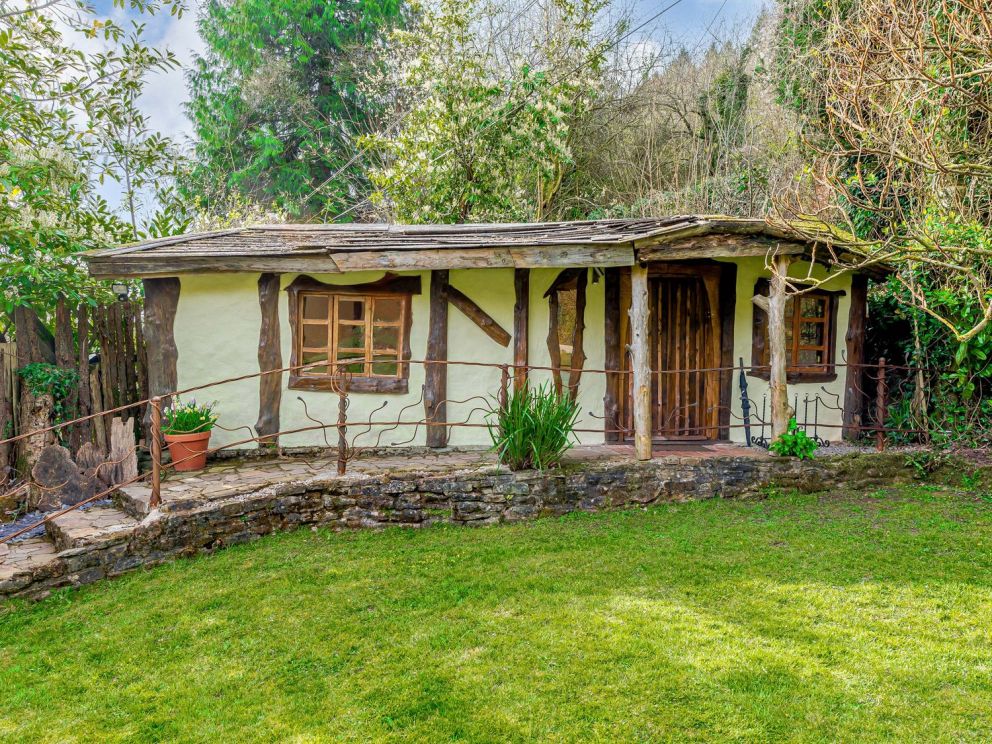 Brookbank Folly Gloucestershire, romantic retreat