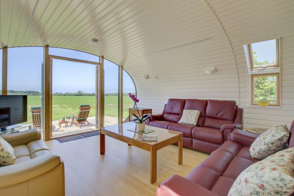 Bumble Barn in Kent - for rent sleeping up to 6 people, quirky modern accommodation