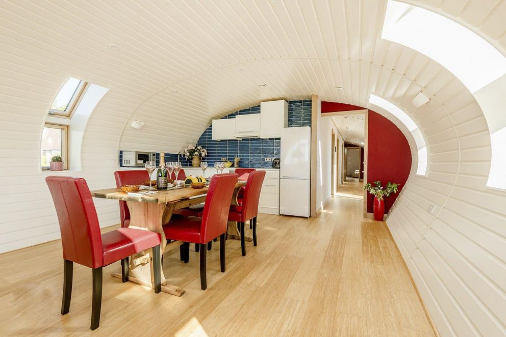 Bumble Barn in Kent - for rent sleeping up to 6 people, quirky modern accommodation