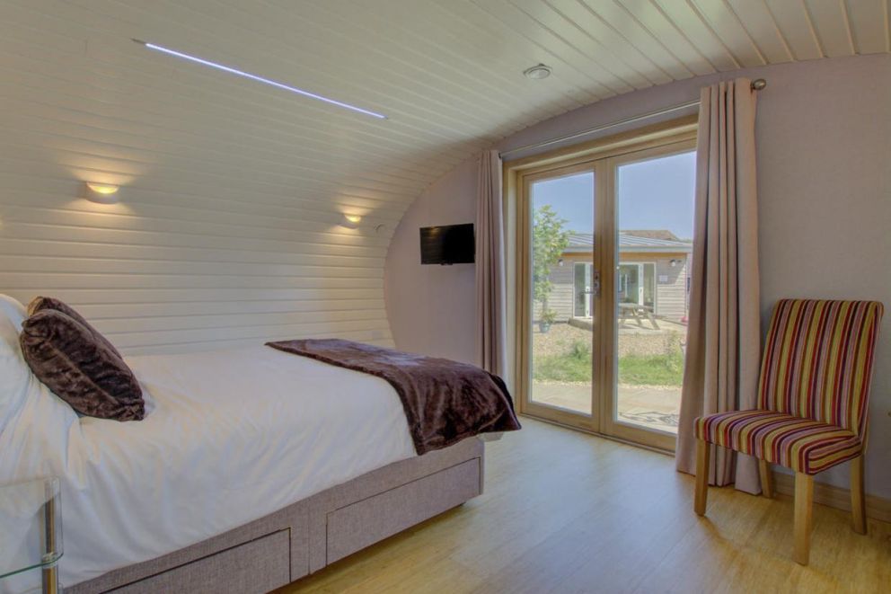 Bumble Barn in Kent - for rent sleeping up to 6 people, quirky modern accommodation