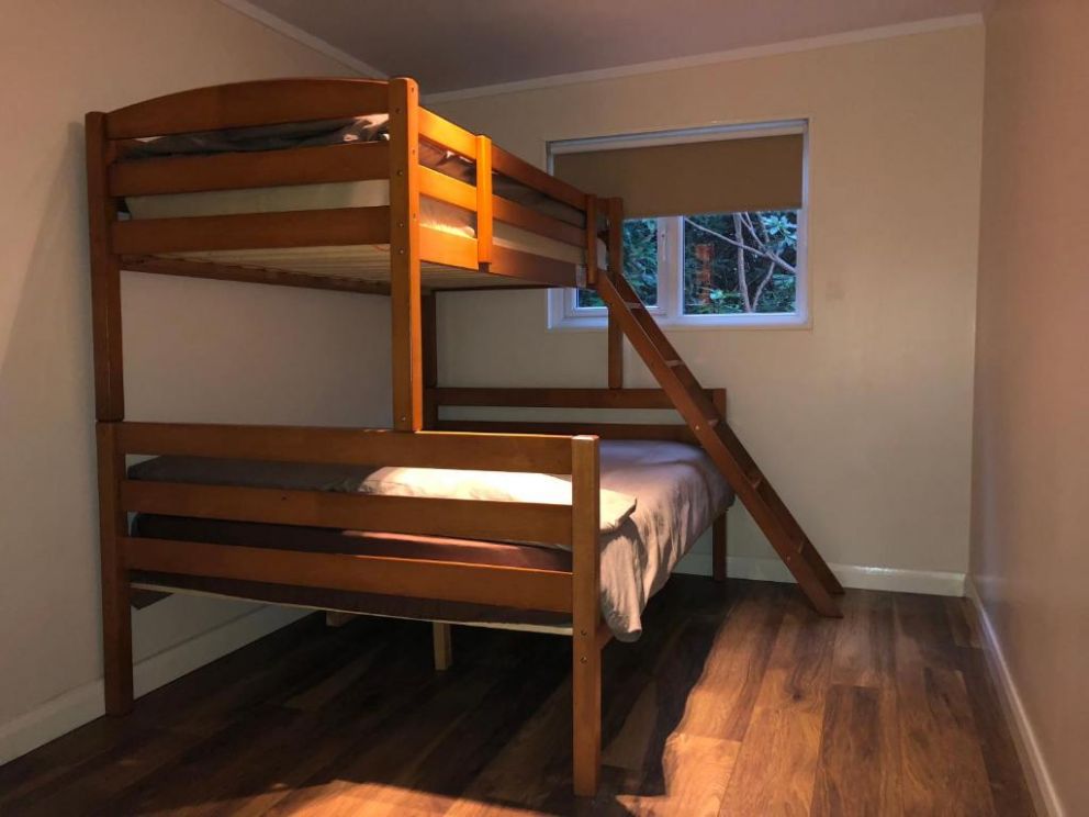 California Chalet & Touring Park in Wokingham - for rent with lake views