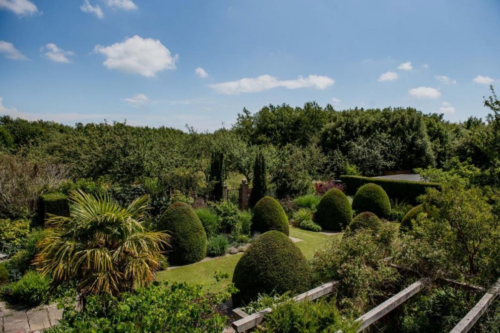 Chapel House Estate, Thorne Hill, Kent - pet friendly, lodge and house to rent with Wi-Fi, close to the beach