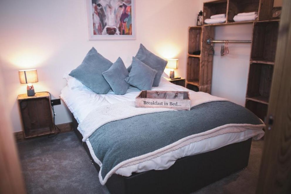 Cheesemans Farm Stables, Monston, Kent - for rent with hot tub, wood burner and close to the beach