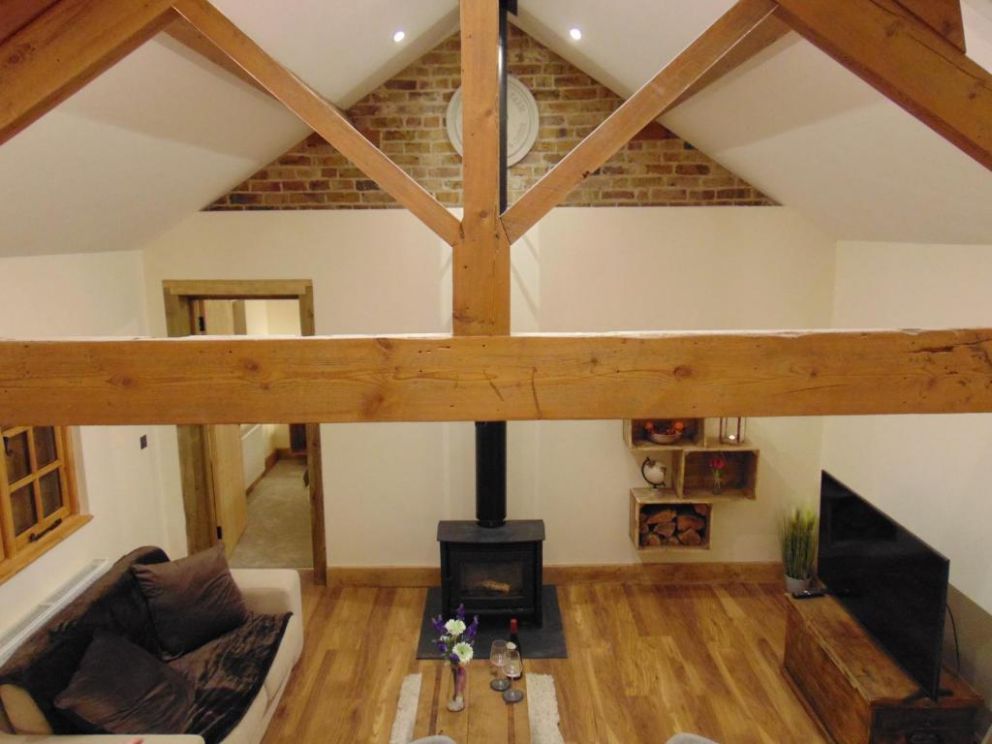 Cheesemans Farm Stables, Monston, Kent - for rent with hot tub, wood burner and close to the beach