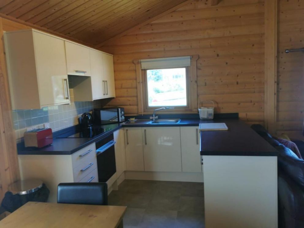 Chestnut Meadow Country Park, East Sussex - 2 bedroom lodge, with hot tub