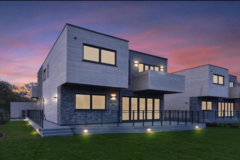 Coastal 6 Bed Retreat with Hot Tub and Sea Views