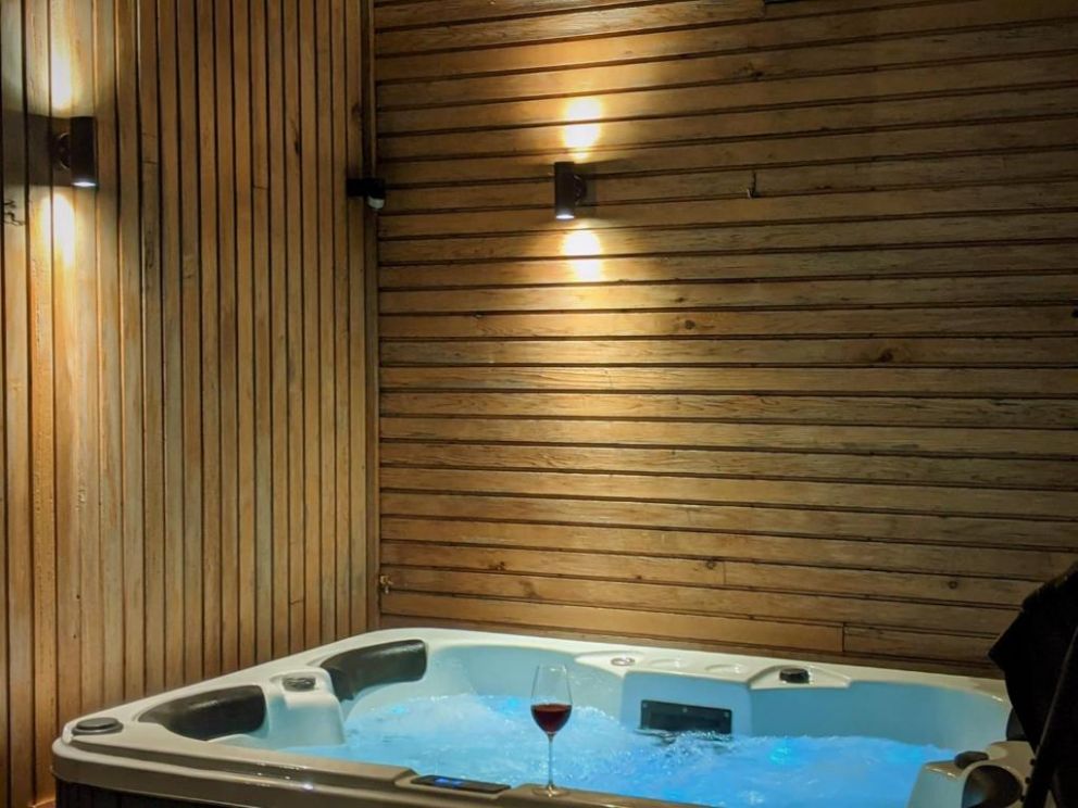 Cranmer - New Eco Beach House, Camber, East Sussex - accommodation for 8 guests, with hot tub and wood burner, located close to the beach