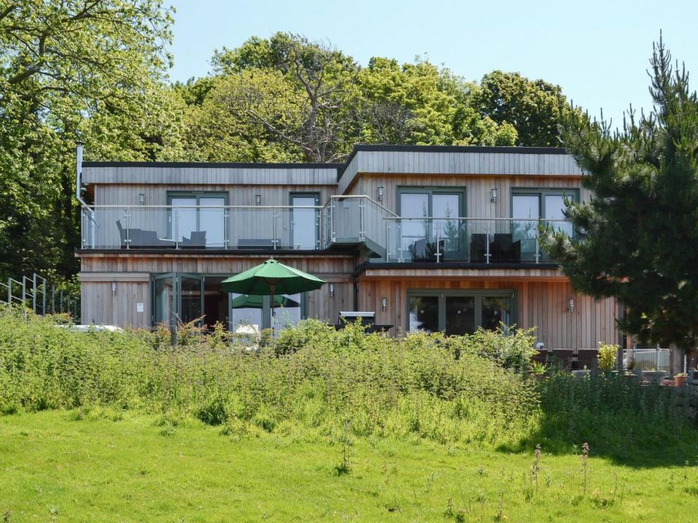 Henry -Oscar House, Winchelsea, East Sussex - to rent, pet friendly, with hot tub, wood burning stove, close to the beach