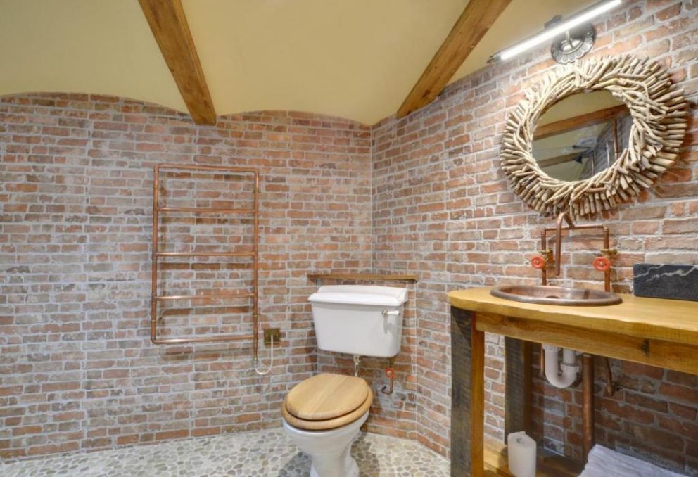 Hobbit House, Bodiam - for rent with hot tub