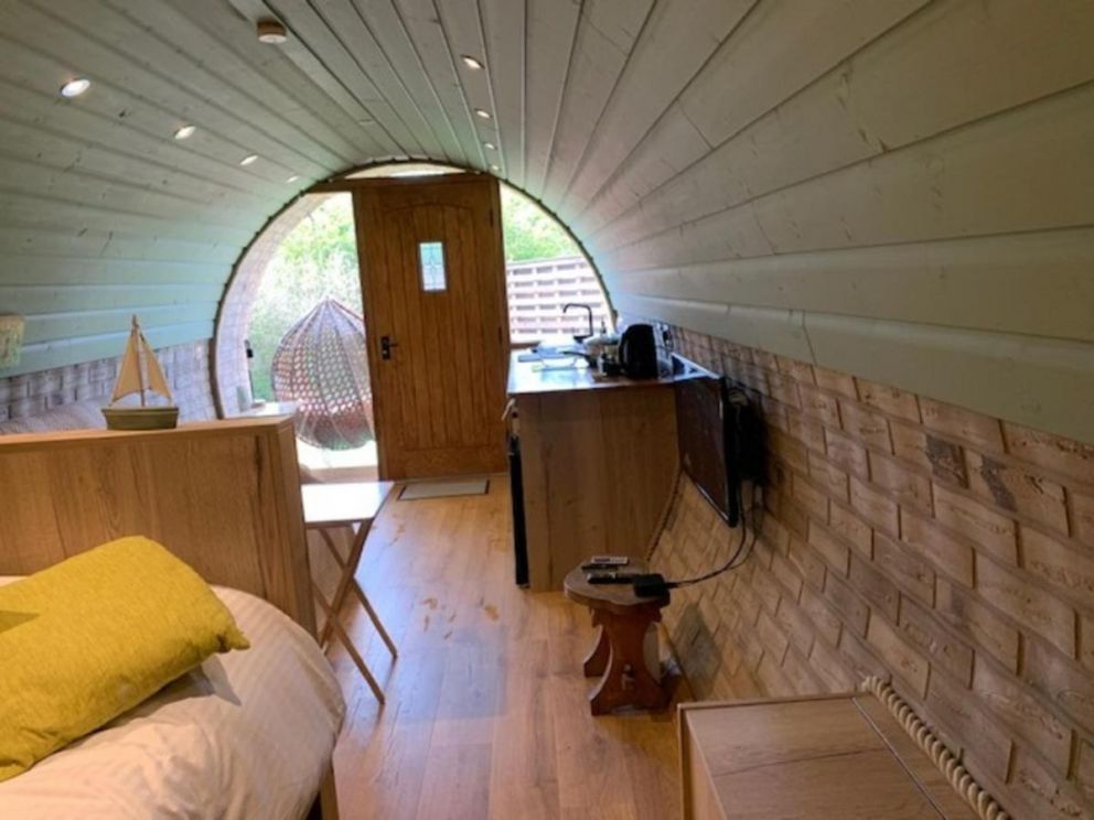 Honey Hobbit House with Hot Tub in Kent Sheerness, Kent Self